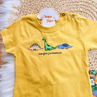 Conj. Camiseta Amigos Jurássicos e Bermuda Dinos - Mostarda